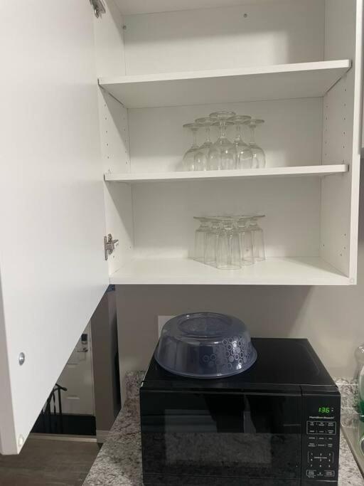 Wonderful 2-Bedroom Apartment Camrose Εξωτερικό φωτογραφία
