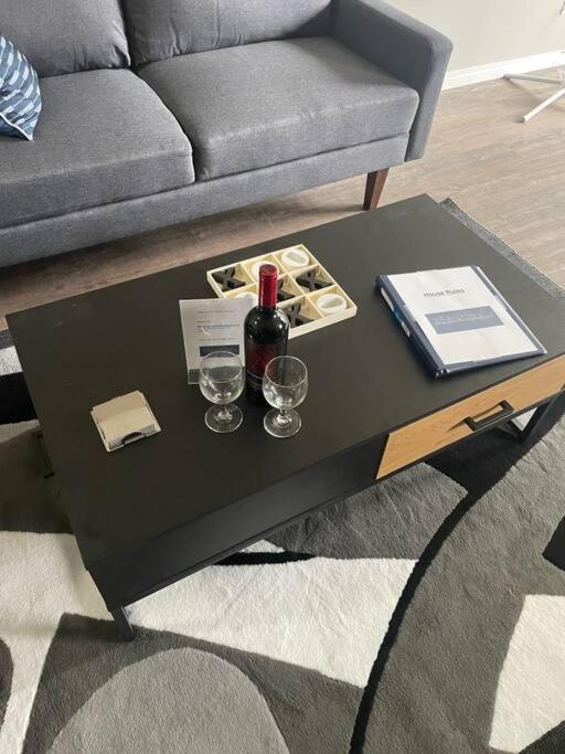 Wonderful 2-Bedroom Apartment Camrose Εξωτερικό φωτογραφία